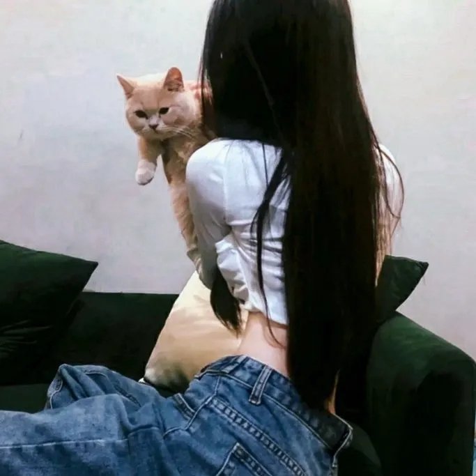 水瓶座女孩
